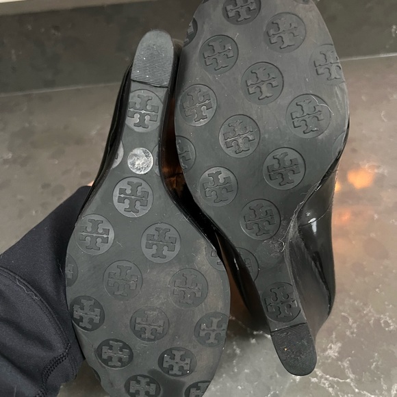 Tory Burch Sophie Wedge Patent Leather Shoes - Picture 5 of 8